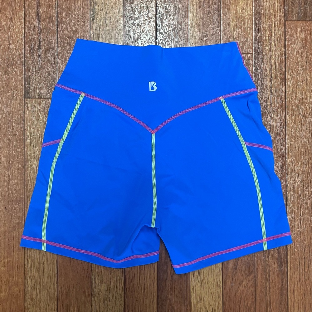 BuffBunny Wave Shorts in the color H2O Blue/Multi - Picture 5 of 8